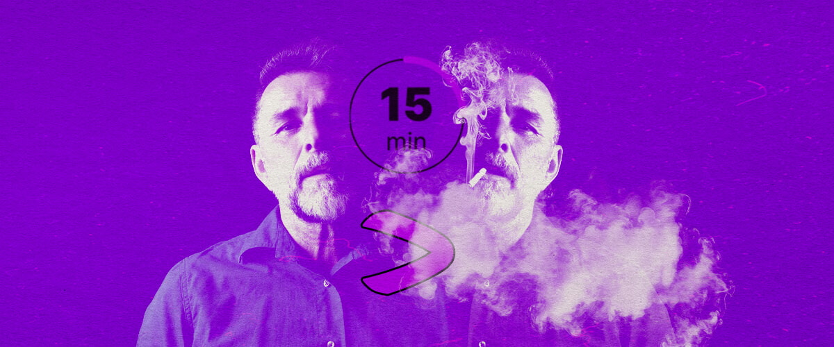 Un portrait artistique d'un homme barbu fumant de la vapeur violette, avec une expression contemplative, symbolisant les méthodes de dosage de cannabis, sur un fond abstrait vibrant.