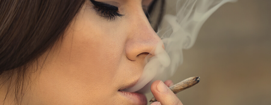 Fumer Du Cannabis Moisi