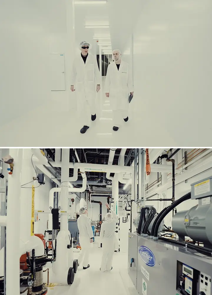 Culture de Cannabis CRIC Labs en Hiver Canadien Guide Une illustration de Max s'approchant de CRIC Labs par un hiver canadien enneigé, contrastant avec une salle de culture intérieure high-tech présentant des hybrides de cannabis, un éclairage avancé et un contrôle climatique, sur un fond vert.
