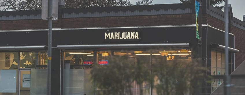 Éducation publique dispensaire des taxes sur la marijuana