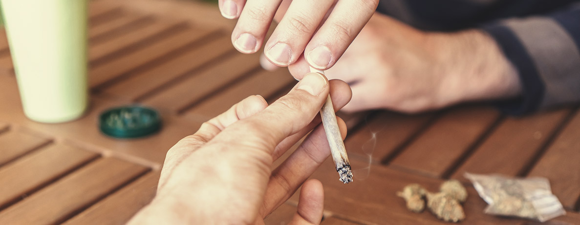 Comment fumer du cannabis comme il se doit Comment fumer du cannabis comme il se doit