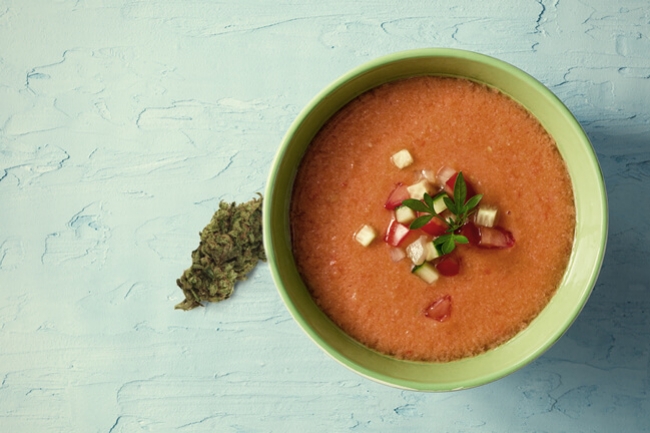 Comment Faire Un Délicieux Gaspacho Infusé Au Cannabis