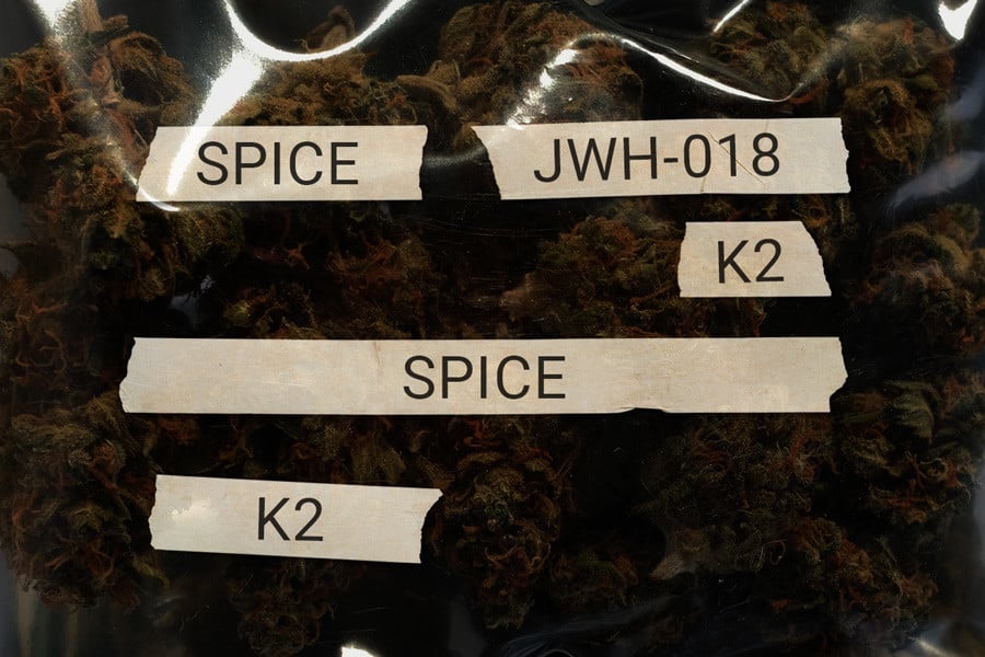 Cannabinoïdes de synthèse : Les dangers du K2 et de la Spice