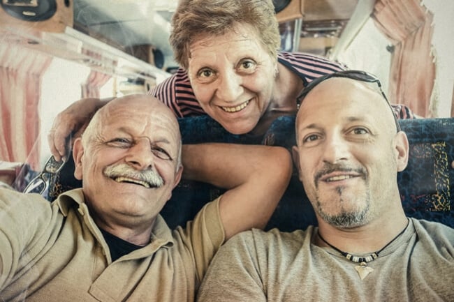 Fumer De L'herbe En Famille : Le Pour, Le Contre Et À Quoi S'attendre
