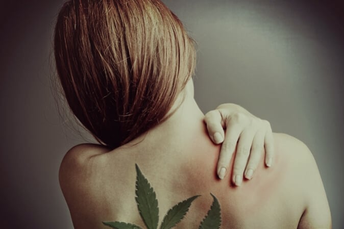 Explorer la relation entre le cannabis et le mal de dos